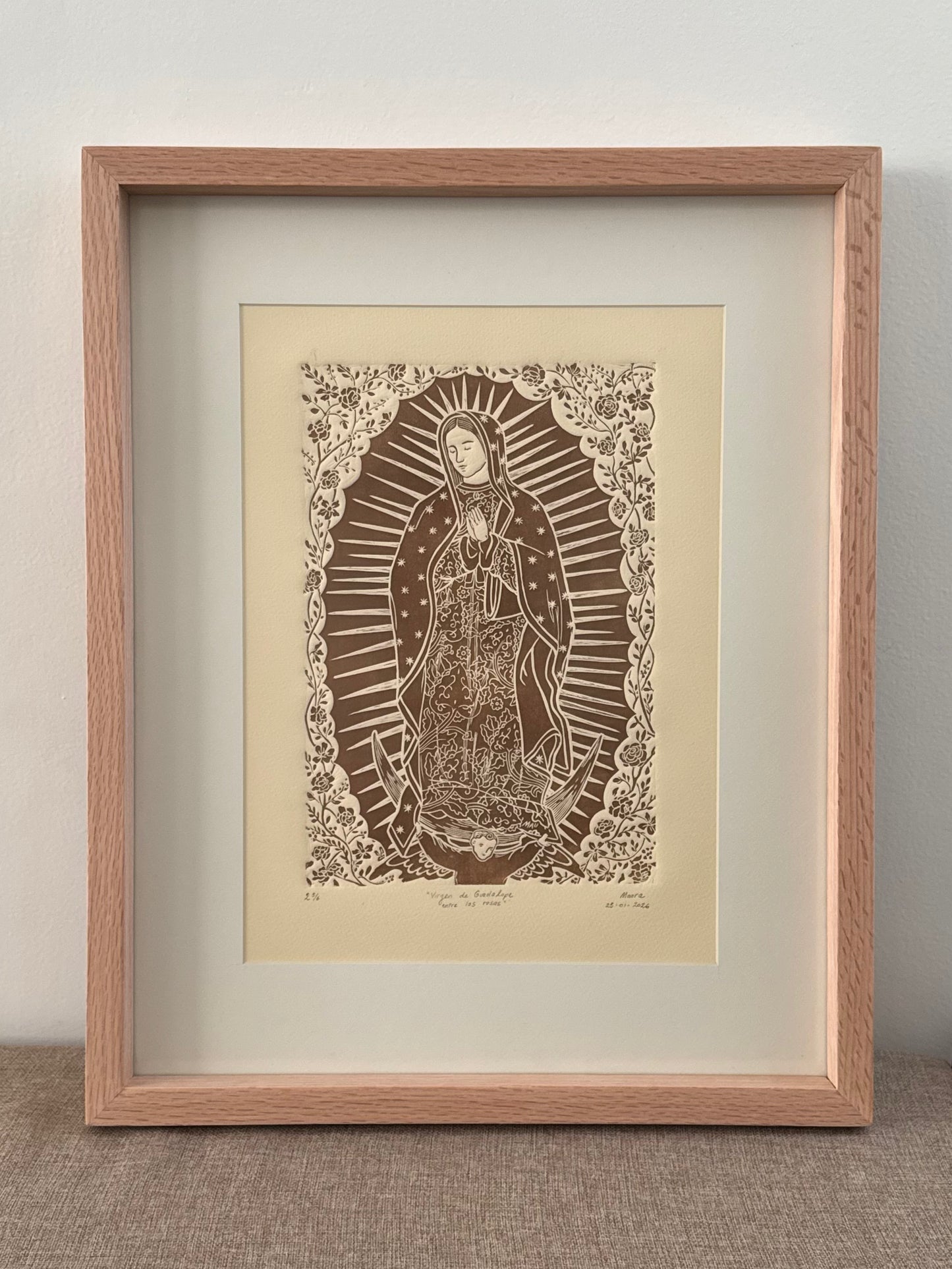 Virgen de Guadalupe entre las rosas